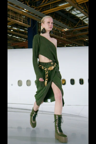 Look 11